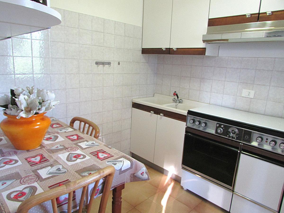Azzurro Apartment Бибионе Екстериор снимка