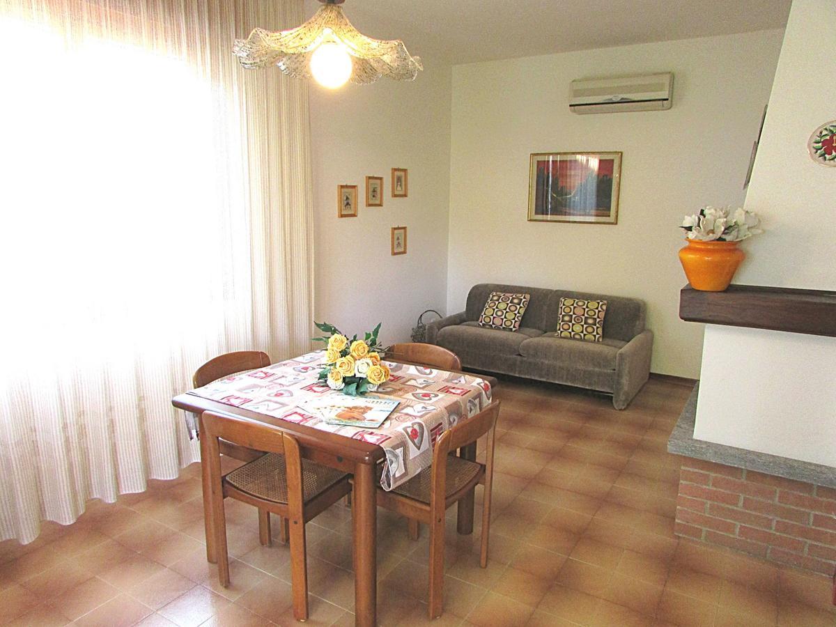 Azzurro Apartment Бибионе Екстериор снимка