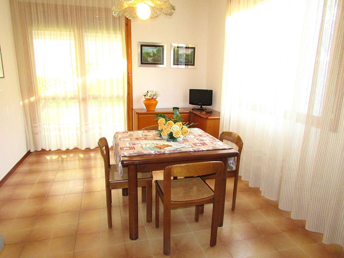 Azzurro Apartment Бибионе Екстериор снимка