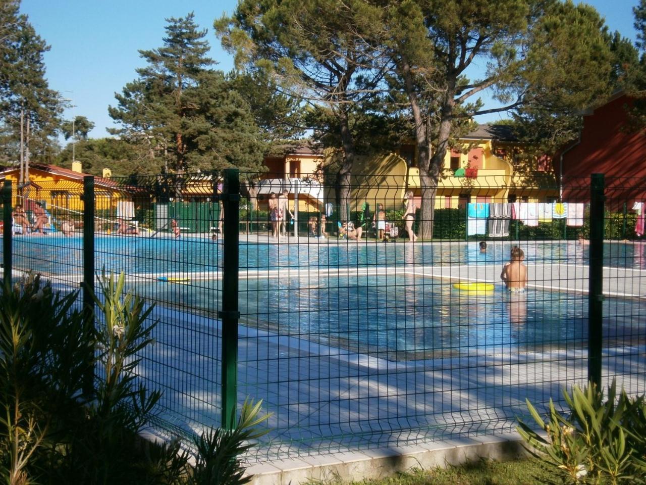 Azzurro Apartment Бибионе Екстериор снимка