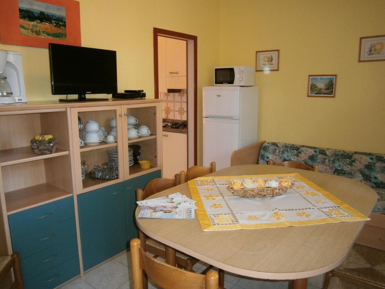 Azzurro Apartment Бибионе Екстериор снимка