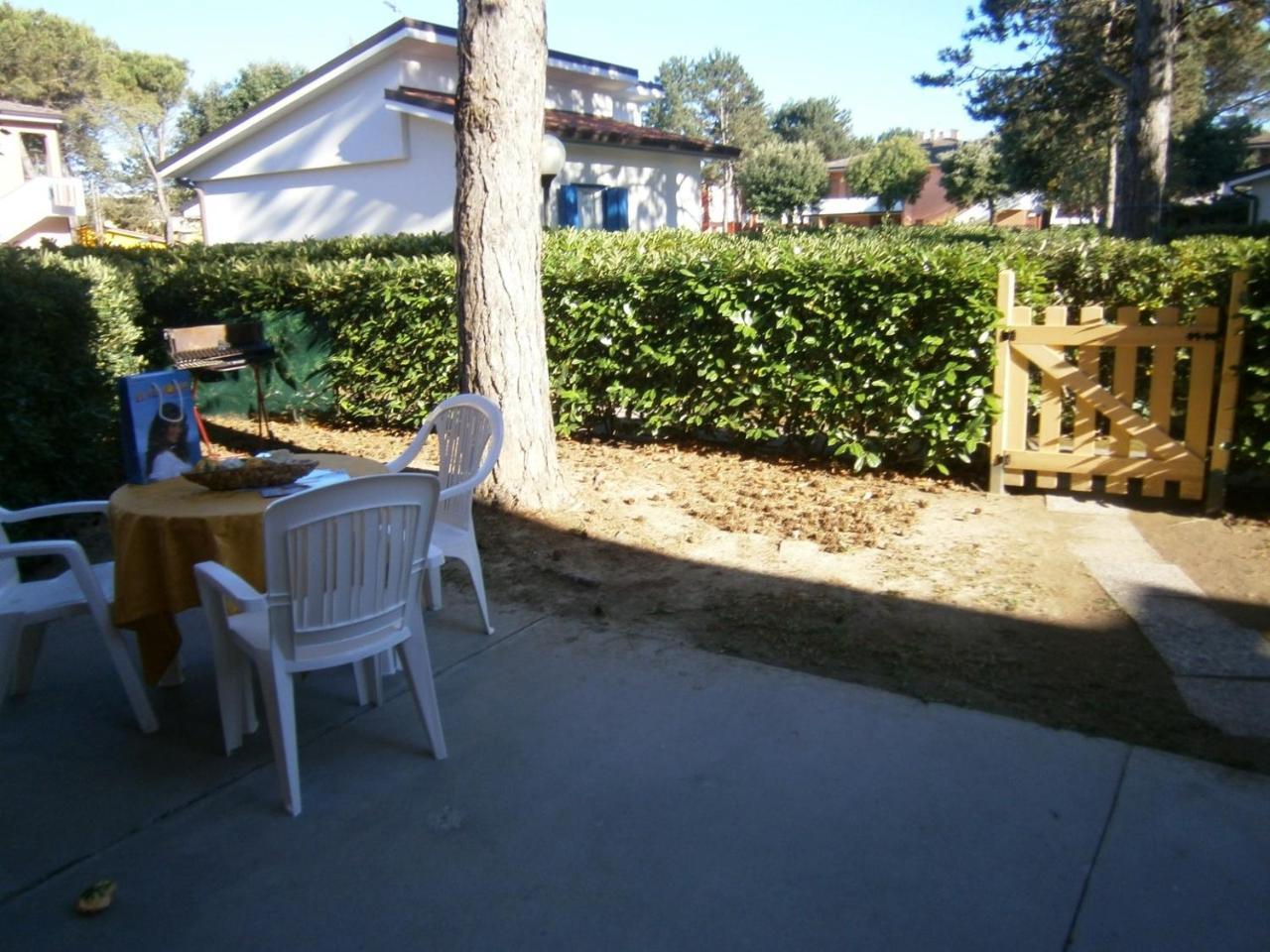 Azzurro Apartment Бибионе Екстериор снимка