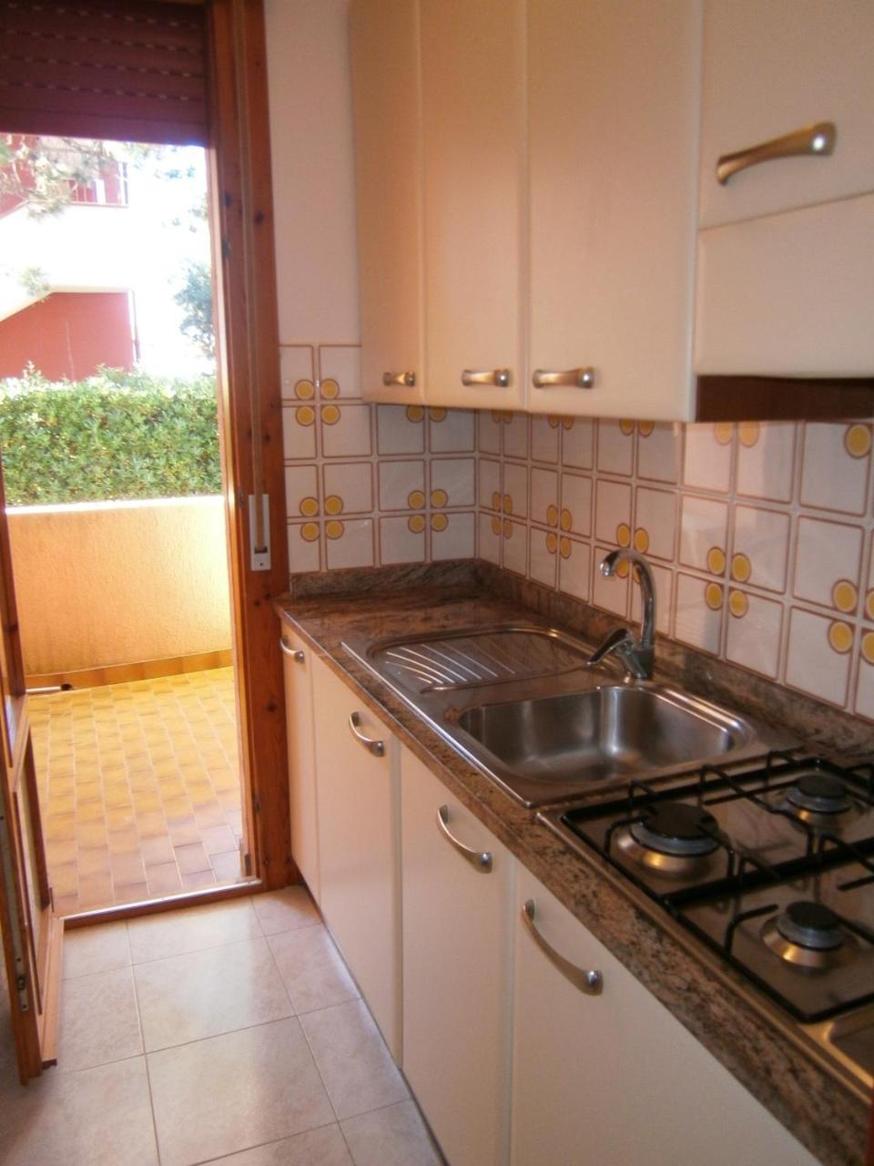 Azzurro Apartment Бибионе Екстериор снимка