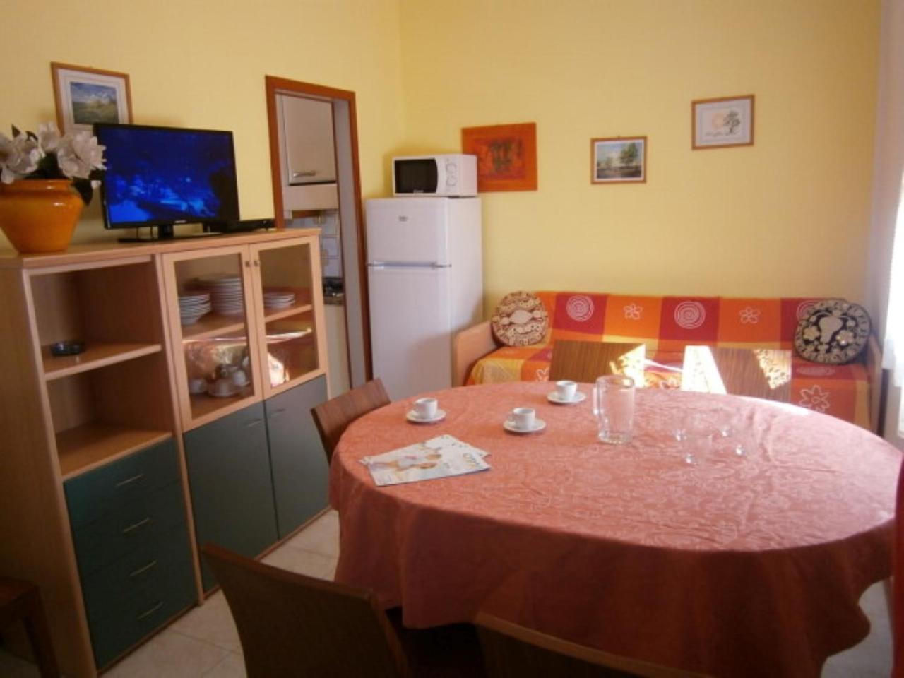Azzurro Apartment Бибионе Екстериор снимка