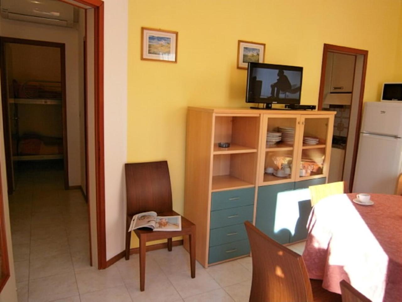 Azzurro Apartment Бибионе Екстериор снимка