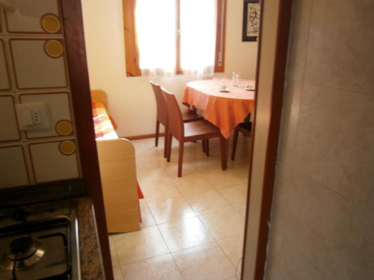 Azzurro Apartment Бибионе Екстериор снимка