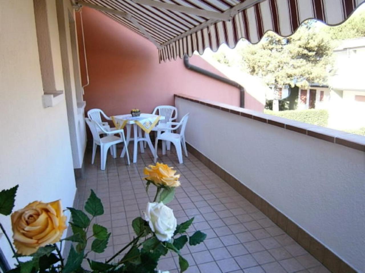 Azzurro Apartment Бибионе Екстериор снимка